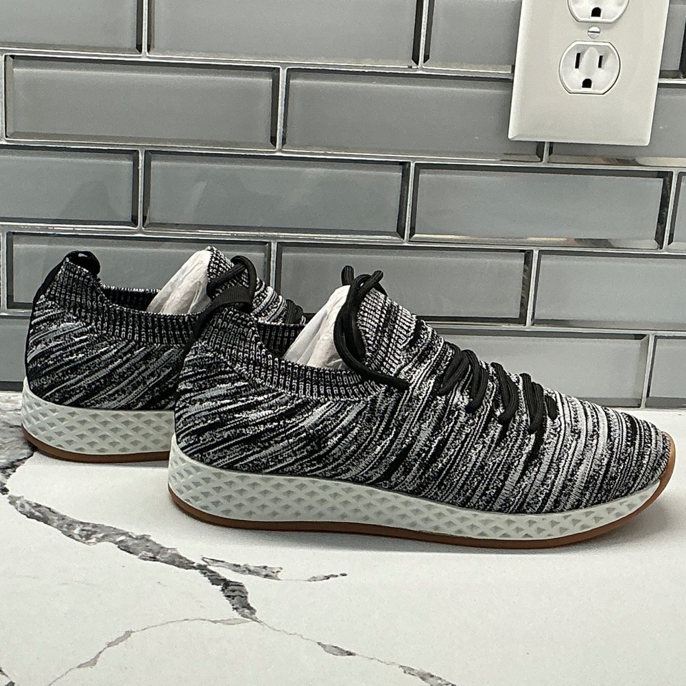 Urban Sport by J Slides Black White Knit Slip On Sneakers Women's Size 8M - Picture 3 of 6